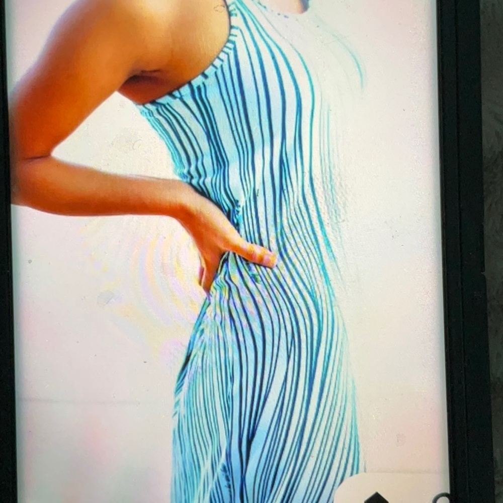 ISO Kealopiko Dresses - Picture 2 of 2